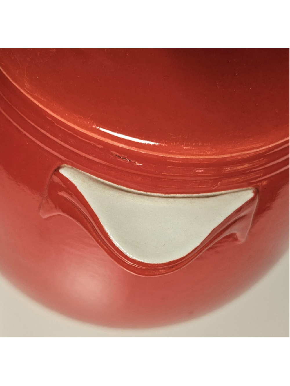 Vintage Hall China PERT Bean Pot Cookie Jar Chinese Red White Knob Lid MINT - Picture 10 of 14